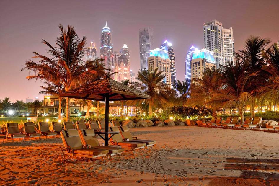 Is Night beach free?