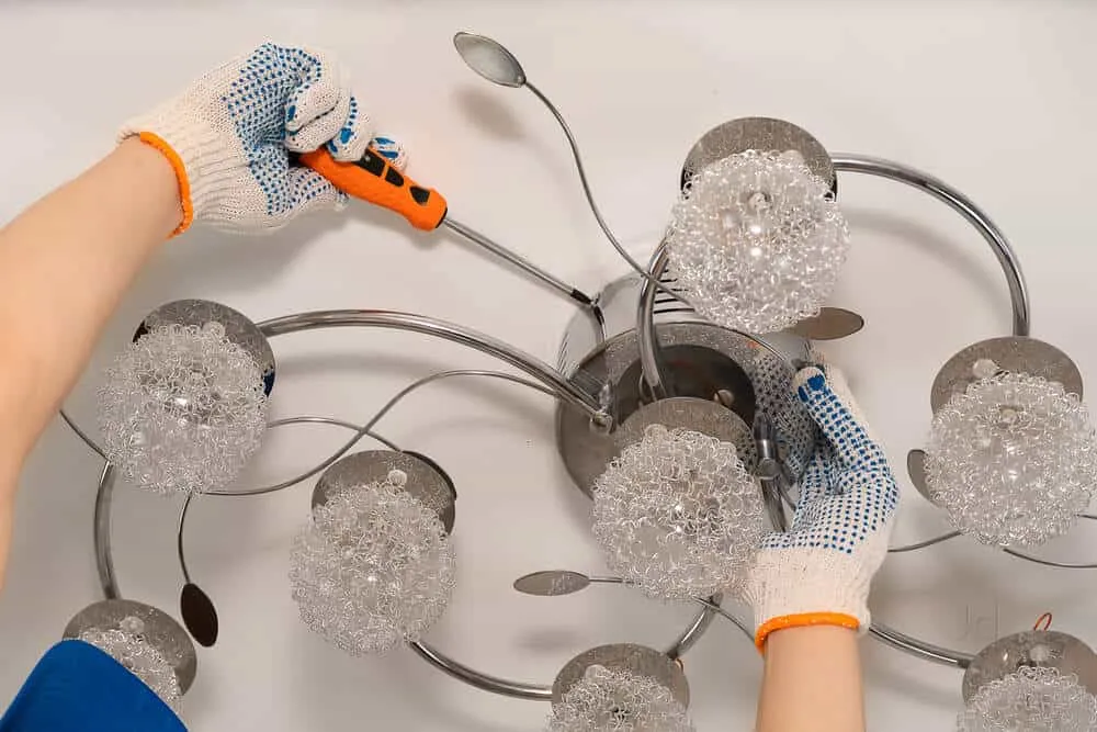 expert chandelier repair and maintenance services in dubai 1