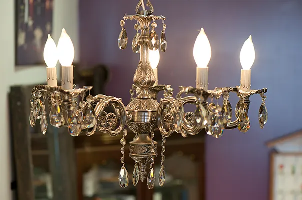 professional chandelier fixing services in dubai 1