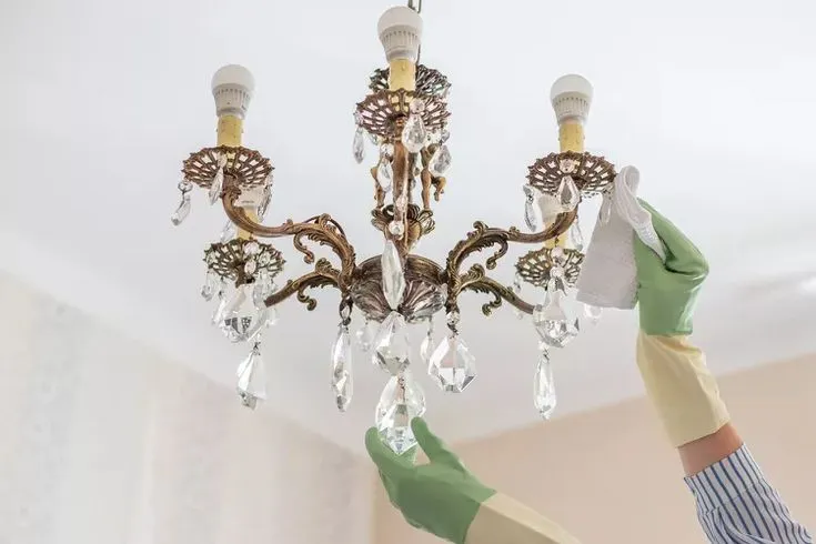 What to Expect from Professional Chandelier Cleaning in Dubai