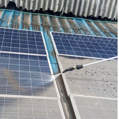 Solar Panel Cleaning Dubai | Maintenance, Safety & Efficiency Tips