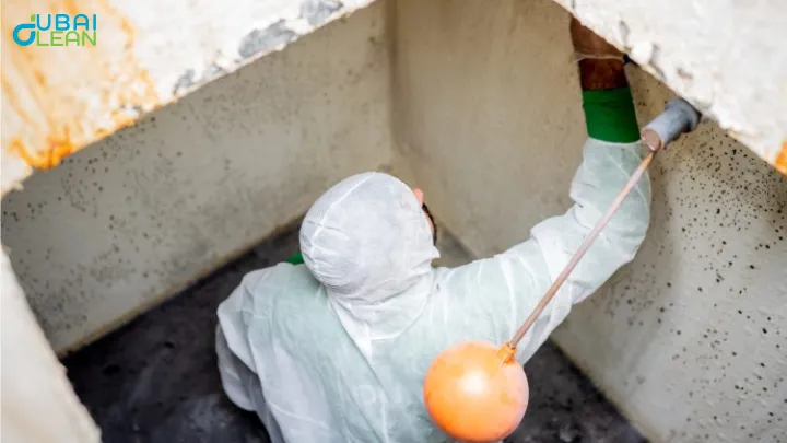 water tank cleaning with vacuum cleaner 2